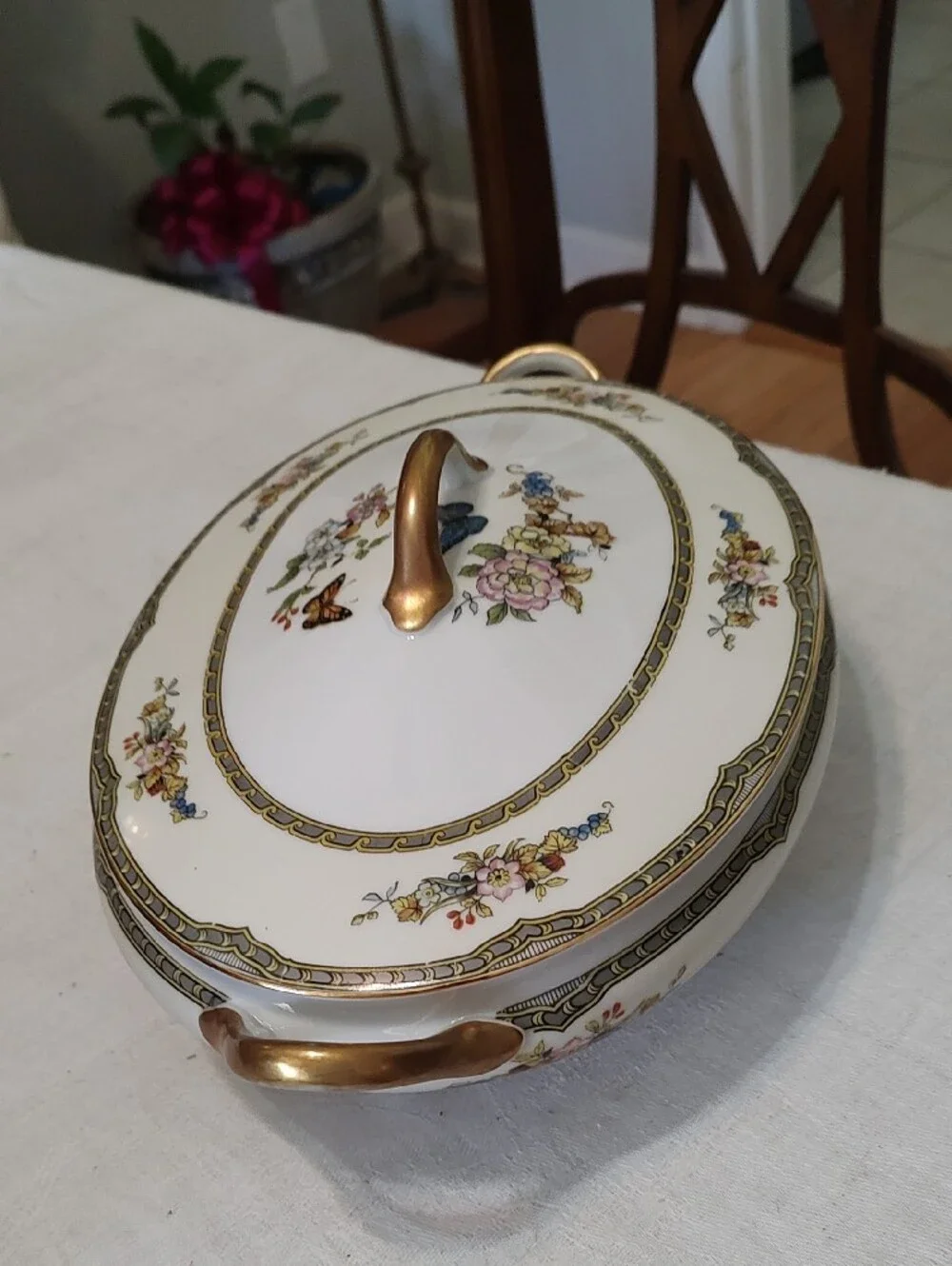 Noritake White Porcelain Covered Serving Tureen with Gold Trim and Floral Sprays